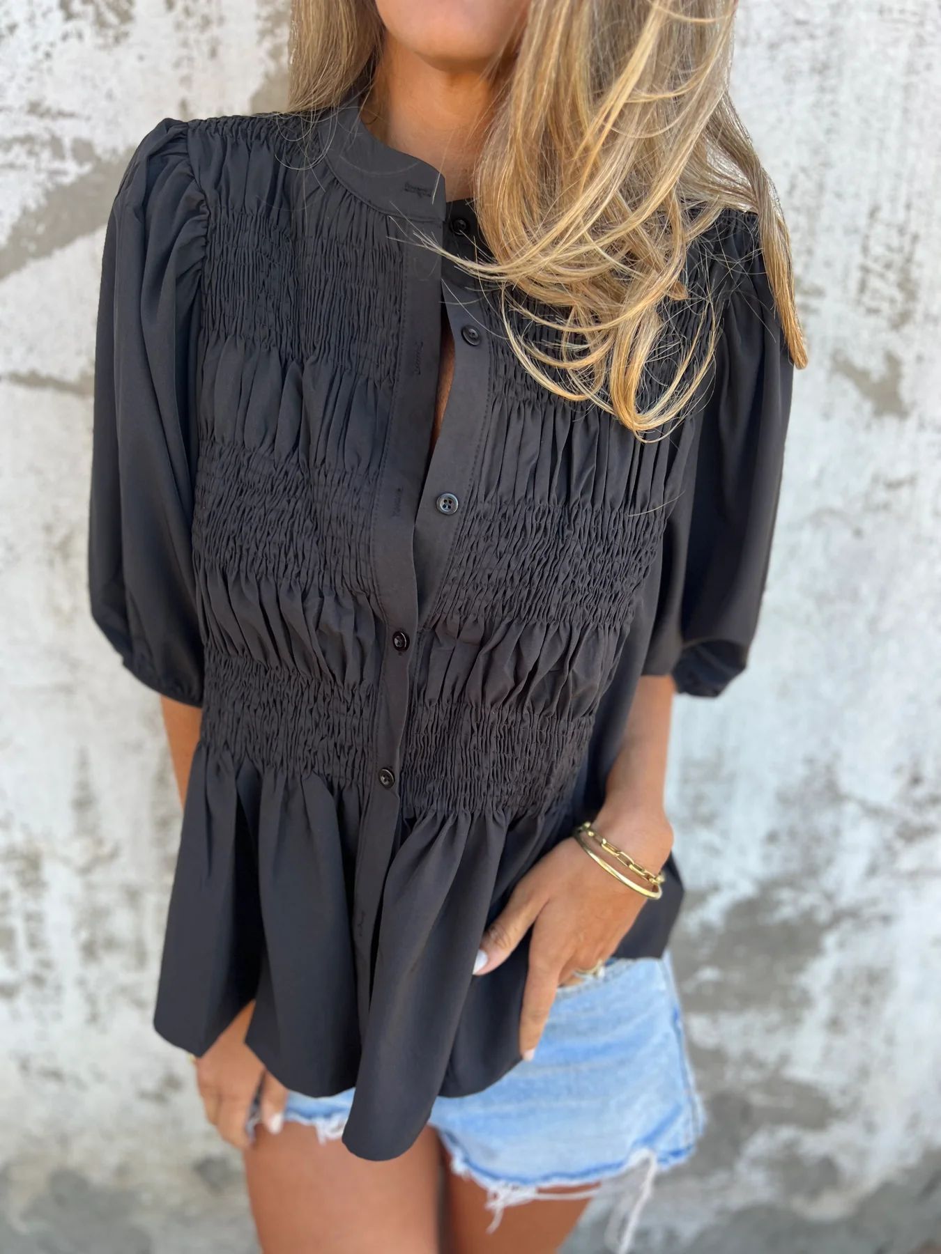 Pleated Button Short-sleeved top